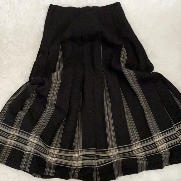 Brooks Brothers Dresses & Skirts - Brooks Brothers vintage black wool pleated skirt
